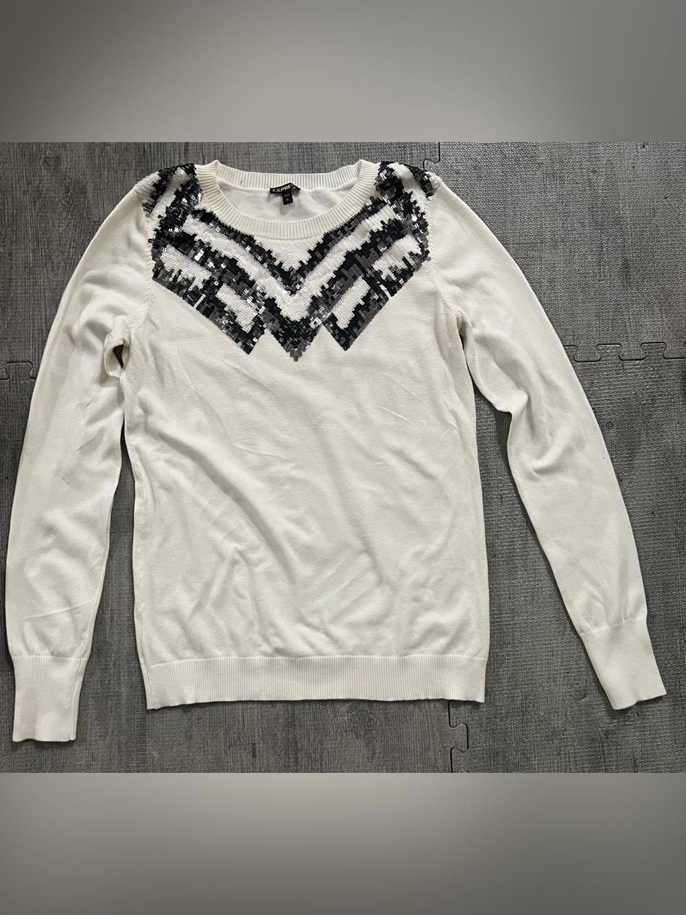 Express Women’s White Black Gray Knit Sequin Geometric Crewneck Sweater L